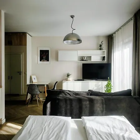 Modern In Old Town *