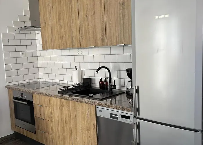 Modern In Old Town Apartment *